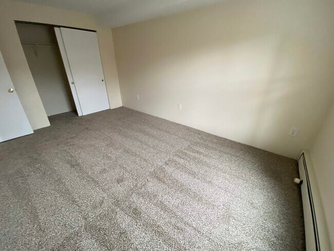 Building Photo - 96 Powers St