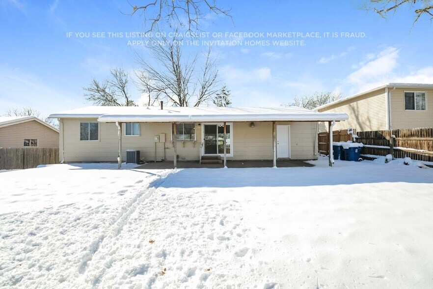 Building Photo - 2852 S Mobile St