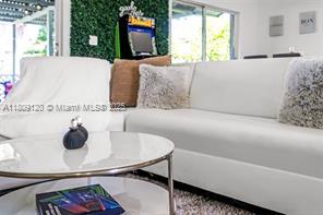 Building Photo - 1020 SW 8th St