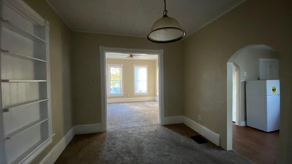 Building Photo - 401 1st Ave