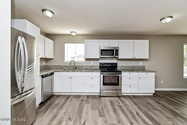 Building Photo - 4657 S Paseo Don Carlos