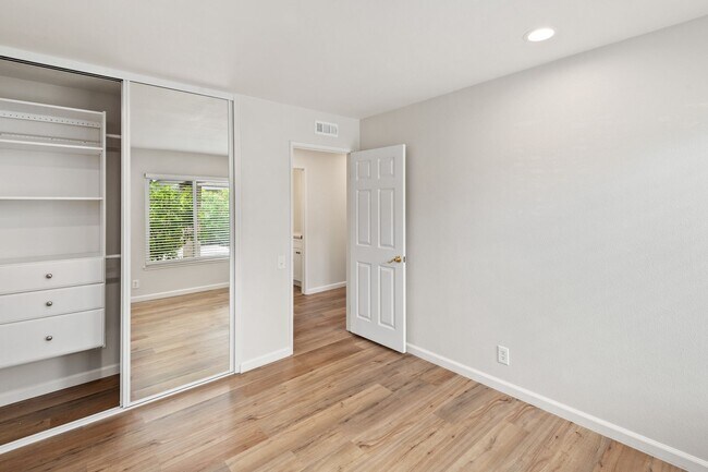 Building Photo - 4111 Reyes St