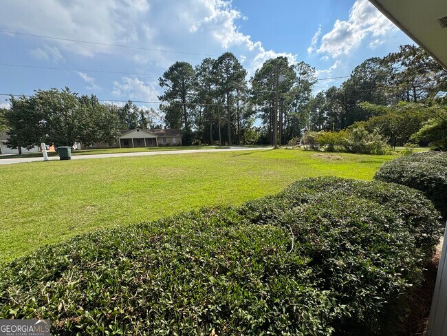 Building Photo - 107 Belair Dr