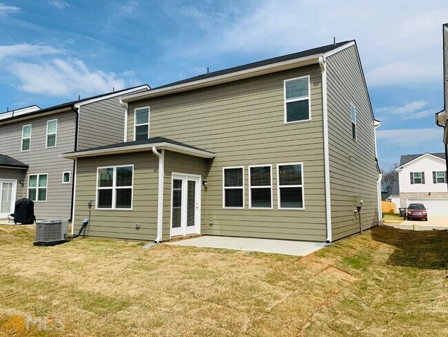 Building Photo - 49 Lauritsen Way