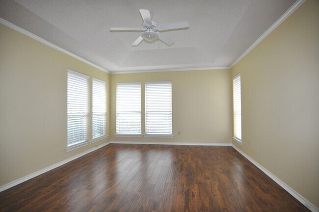 Building Photo - 2212 Diamond Point Dr
