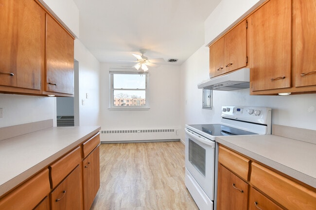 Building Photo - 1333 W Touhy Ave
