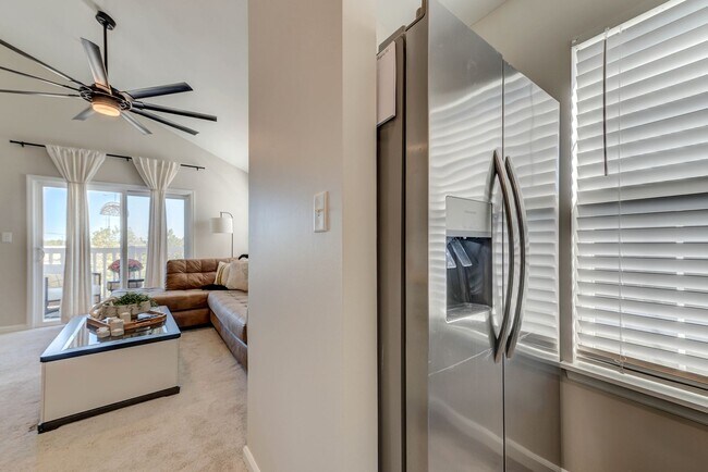Building Photo - Tastefully updated 2-bedroom, 2-bath condo