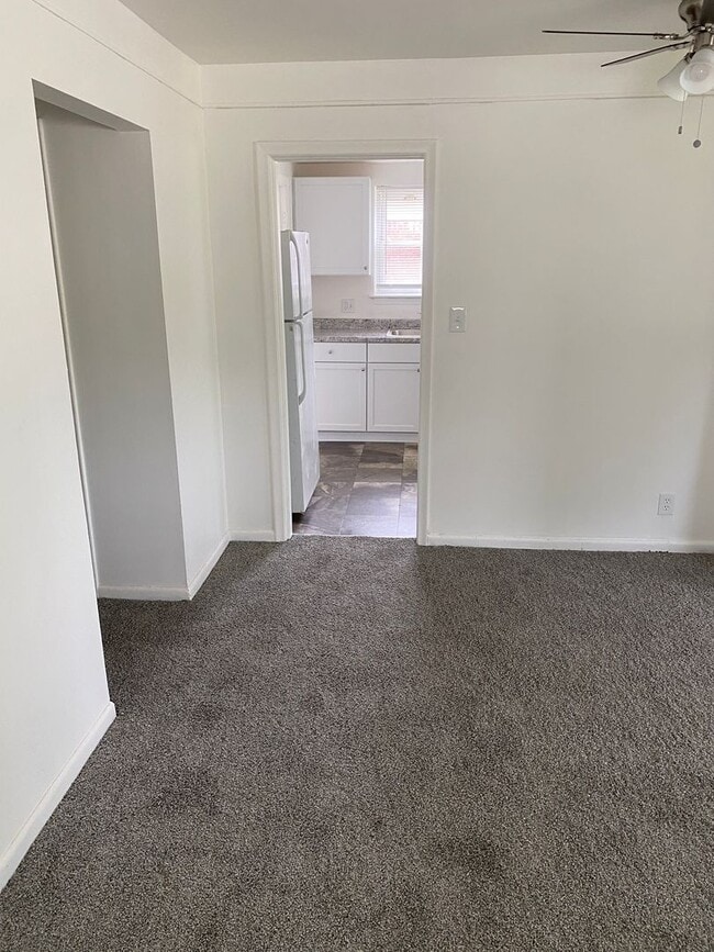 Building Photo - Freshly painted 3 bedroom, 1 1/2bath ranch...