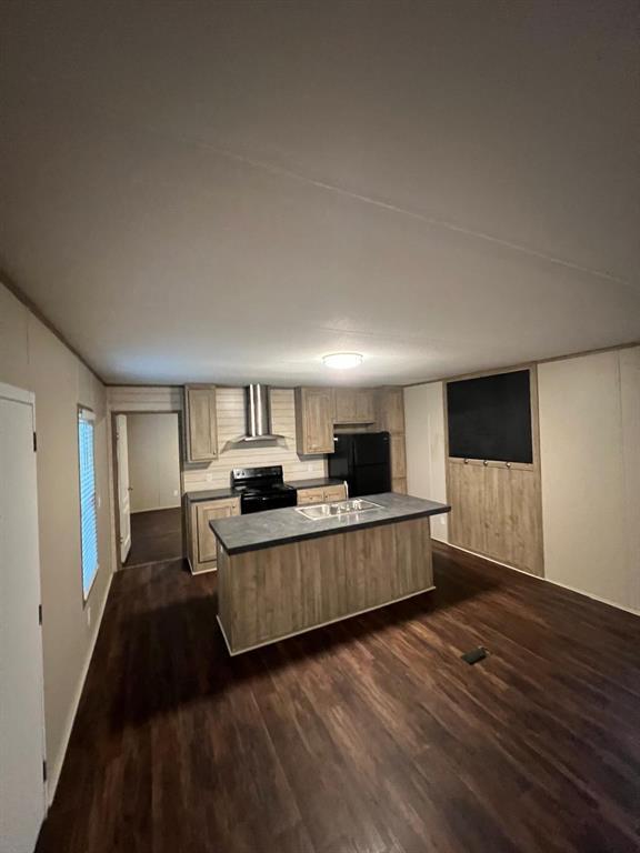 Building Photo - 56 3703