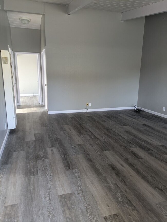 Building Photo - Maher Court