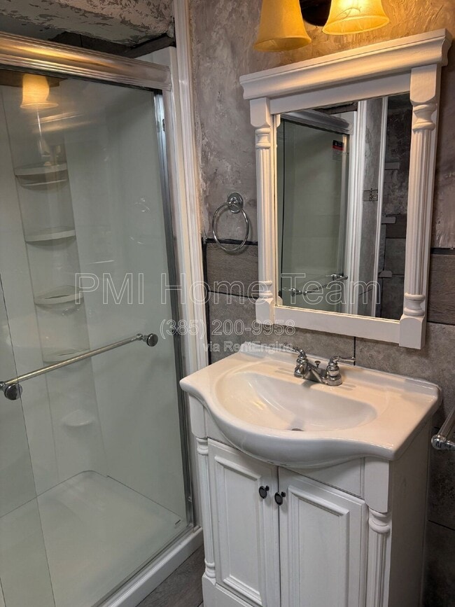 Building Photo - 168 Ross Dr