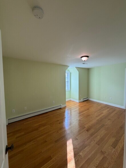 Building Photo - 100 Kimball Rd