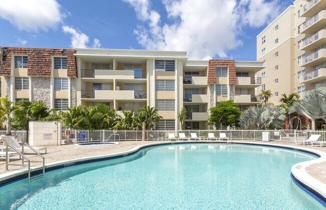 Building Photo - 9357 SW 77th Ave