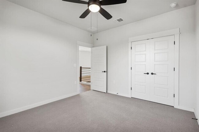 Building Photo - 2303 Rogge Ln