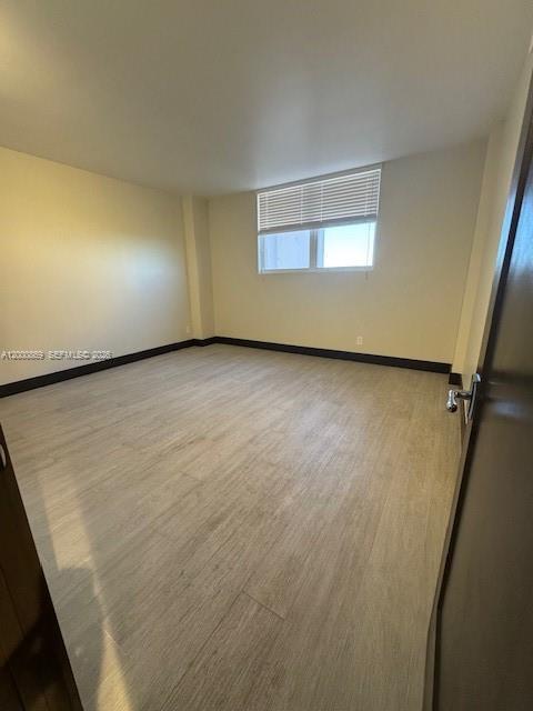 Building Photo - 90 Edgewater Dr