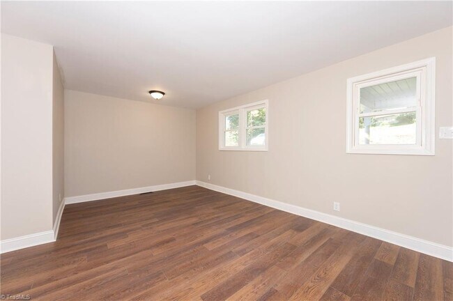 Building Photo - 1198 Red Bank Rd