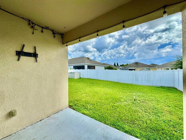 Building Photo - 10626 Park Meadowbrooke Dr