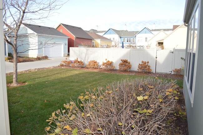 Building Photo - Luxurious 4-Bedroom Home with Mother-in-Law Suite