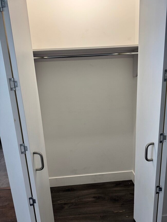 Building Photo - 4000 W Diversey Ave