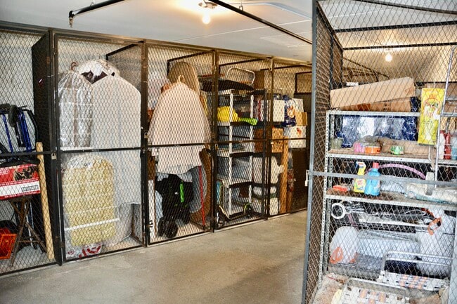 Building Photo - 4070 Exeter