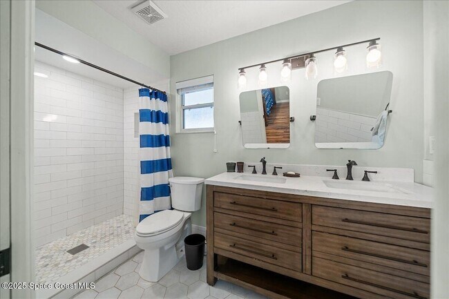 Building Photo - 1235 Pemberton Trail