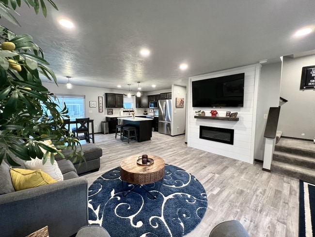 Building Photo - 4501 E Whisper Ridge Pl