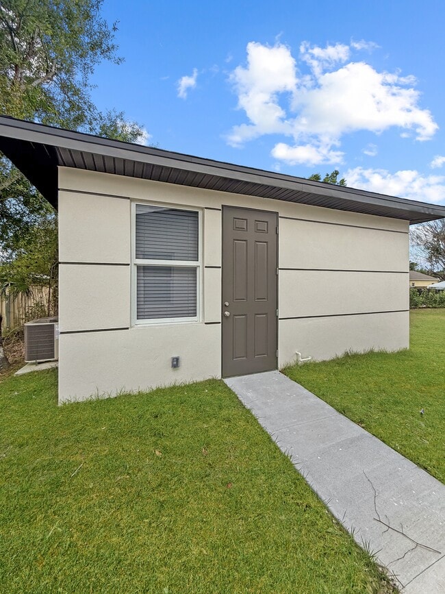 Building Photo - 3816 Ballard Rd