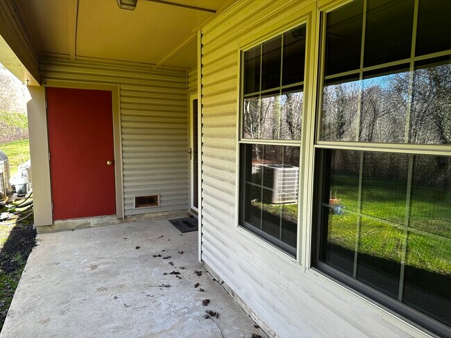Building Photo - 350 Tavistock