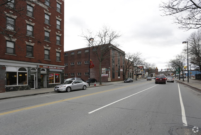 Building Photo - 572-574 Essex St