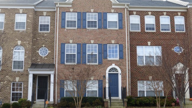 Building Photo - 1308 Saunders Dr