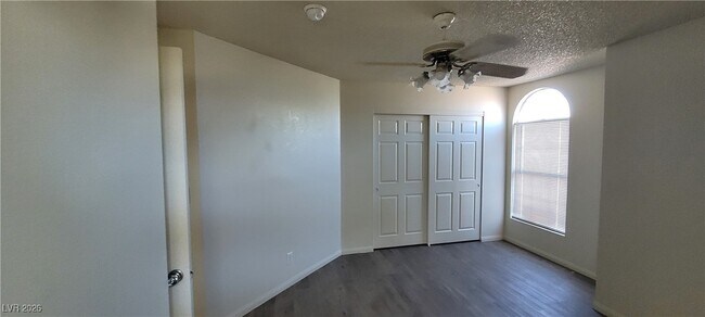 Building Photo - 6561 Avon Ct