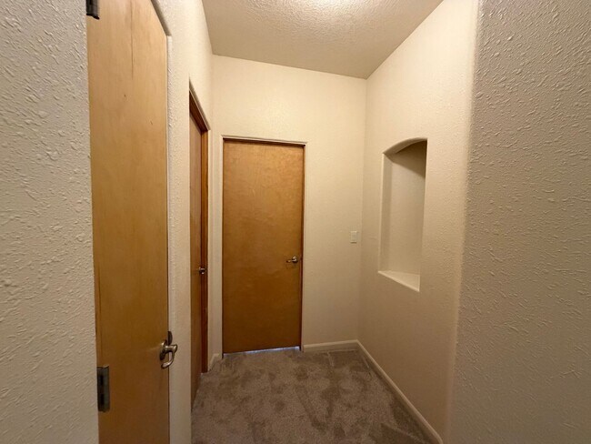 Building Photo - 1612 3rd St SW