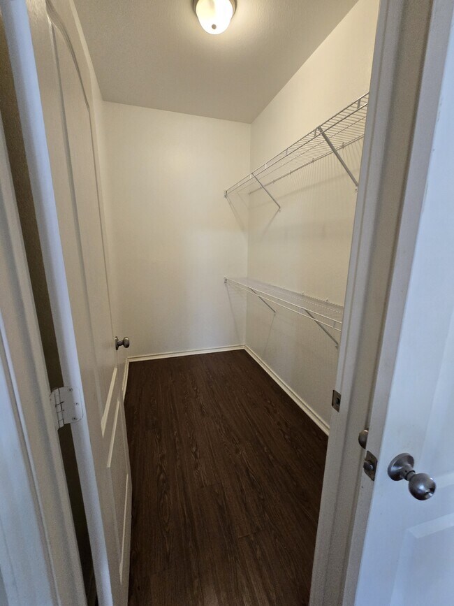 Building Photo - 457 Ambrose Avenue