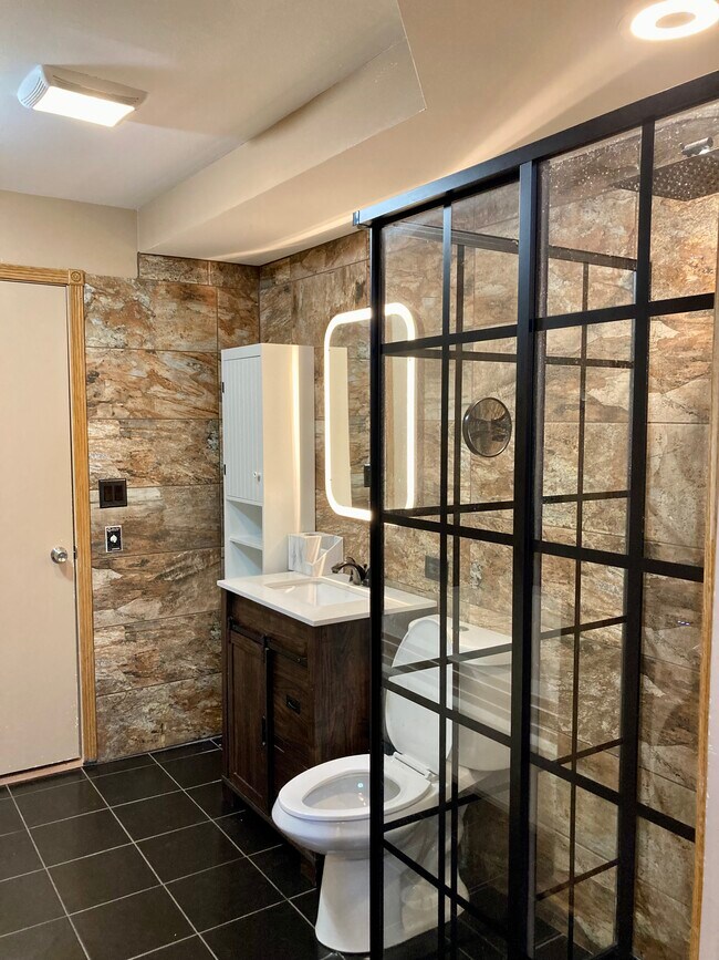 Bathroom - 6337 Roosevelt Rd