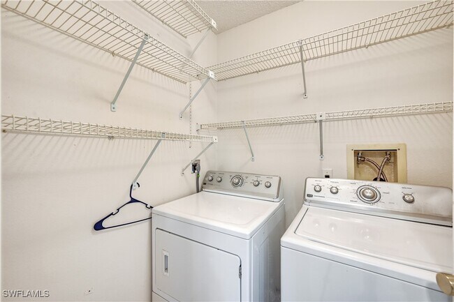 Building Photo - 25490 Cockleshell Dr