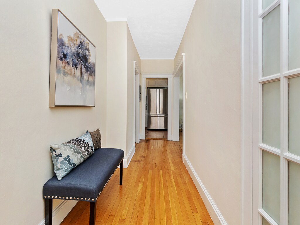 Building Photo - 125 Park Dr