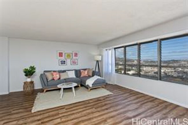 Building Photo - 37th Floor 2 Bed/ 2 Bath/ 1 Assigned parking Condo with views, A/C, Pool, & W/D in unit!