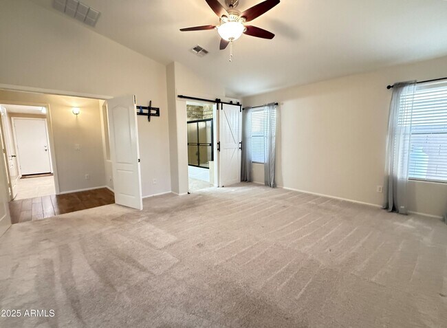 Building Photo - 605 E Nancy Ave