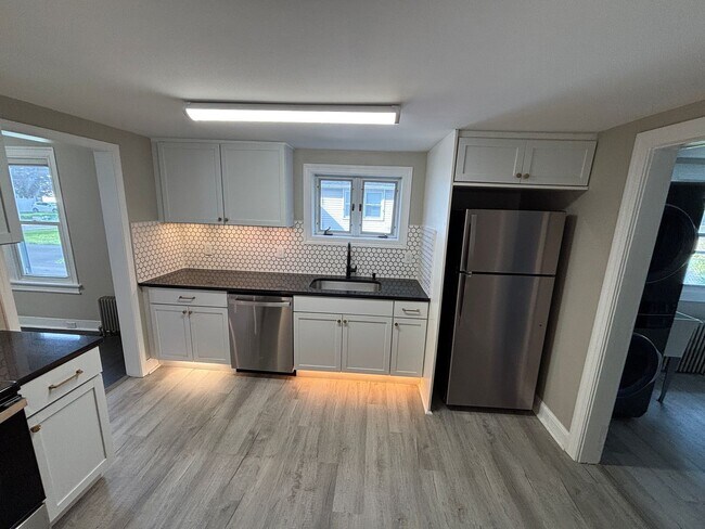 Building Photo - Newly Renovated 3-Bedroom, 2.5-Bath Home i...