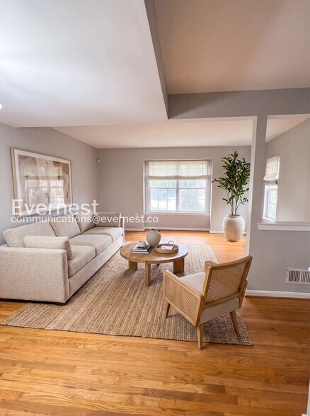 Building Photo - 15375 Inlet Pl