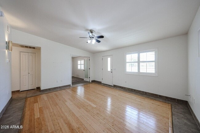 Building Photo - 1219 E Colter St