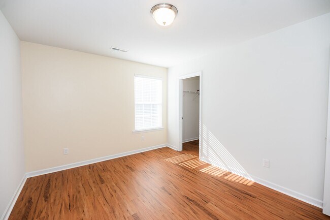 Building Photo - Amazing 4 bedrooms, 2.5 baths 2-story home in Clemmons w/ 2 car garage/fenced in backyard