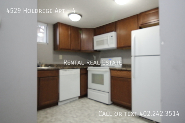 Building Photo - 4529 Holdrege St