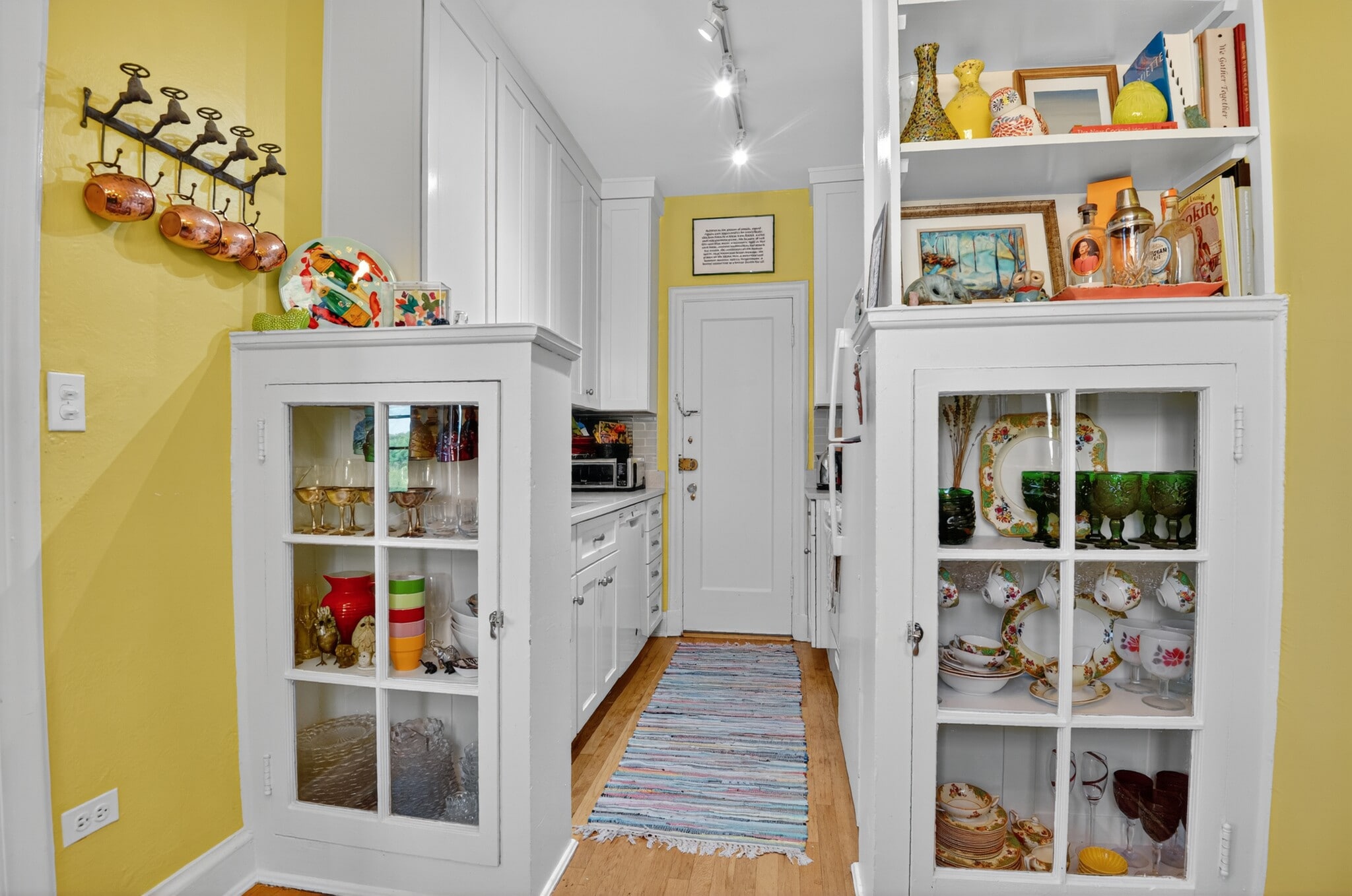 Built-ins! - 2032 Belmont Rd NW