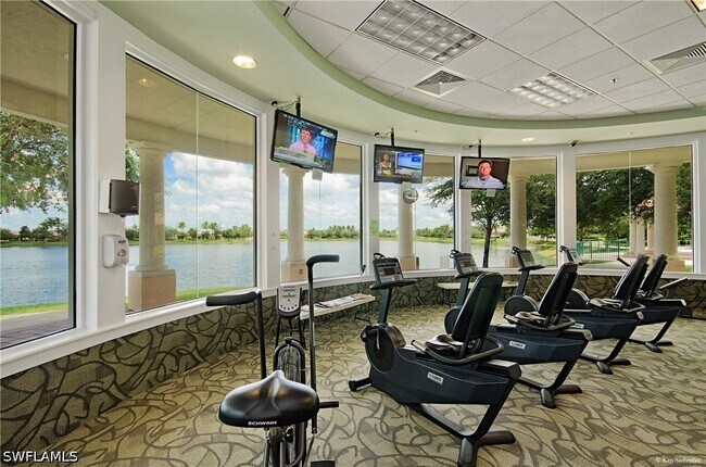 Building Photo - 3900 Valentia Way