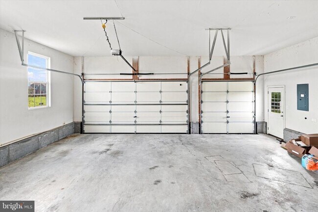Building Photo - 209 Riding Path Dr