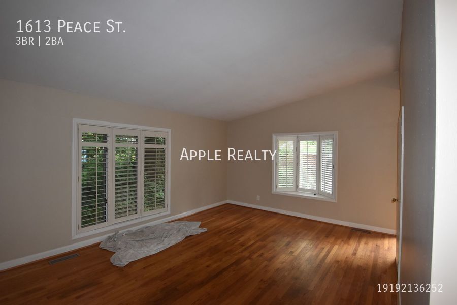 Building Photo - 1613 Peace St