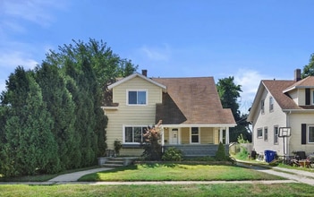 Building Photo - 1509 Kenosha SFH