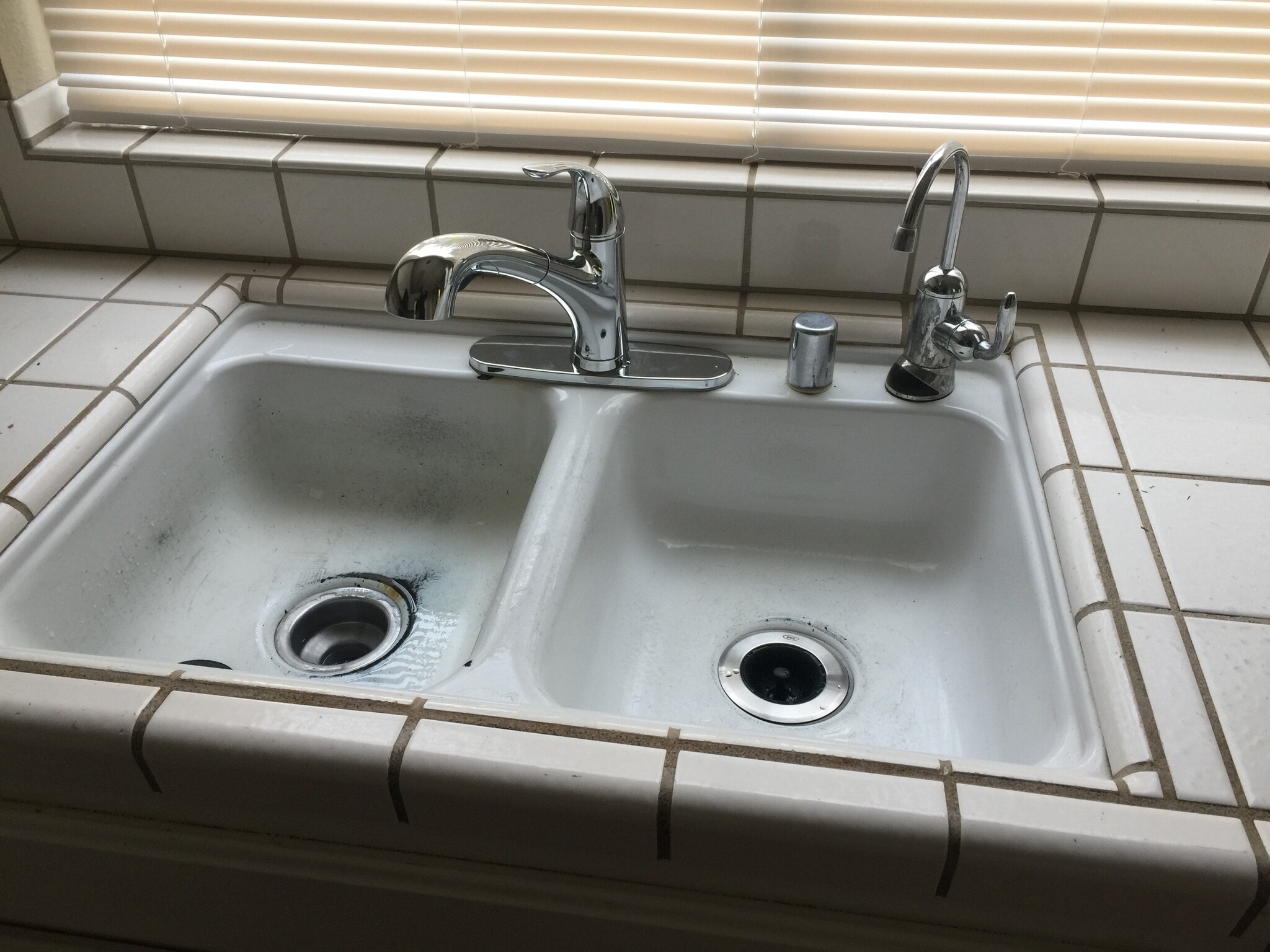 Building Photo - 1573 Shadowood Ct