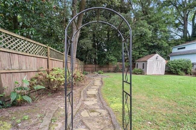 Building Photo - 259 Spence Ave SE